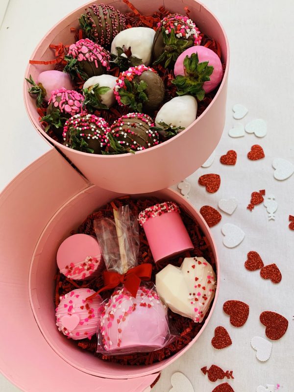 Valentine Heart Assorted Candy Apple Gift Box –