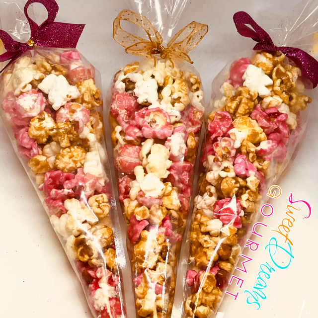 5 x Red & Blue Strawberry/B.Gum Flavoured Popcorn Cones...£5.99 P&P!!